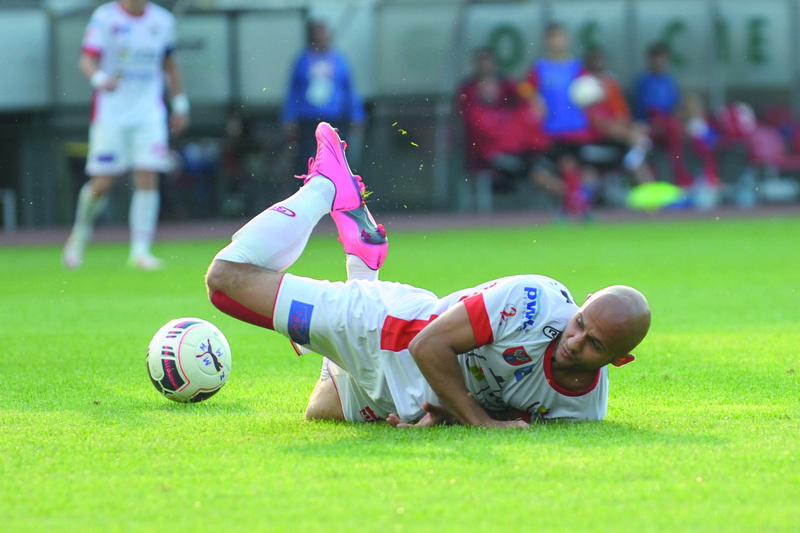 Jeden z bohaterów spotkania w Katowicach - Krystian Wójcik. Strzelił dwie bramki, trzecią i czwartą w legionowskich barwach Fot. fotoMiD